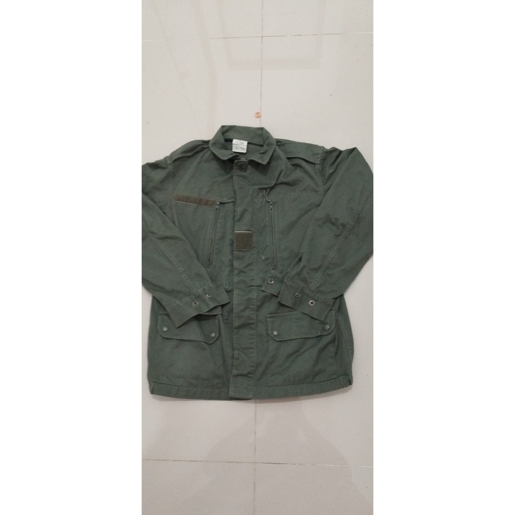 23VINเสื้อVINTAGE ขนาดMวัดได้44 นิ้ว รอบอก42-44นิ้ว VINTAGE  JACKET ARMY   Men’s SO.VI.CO.  สีเขียวท