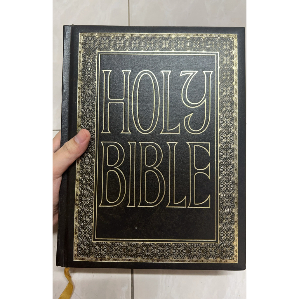 holy bible new american bible มือสอง
