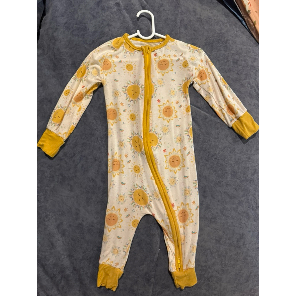ชุดนอนทูเวย์ซิป ใยไผ่95% size9-12เดือน snuggle up สภาพดีมาก ราคาเต็ม1,000 ส่งต่อ 500ค่ะ