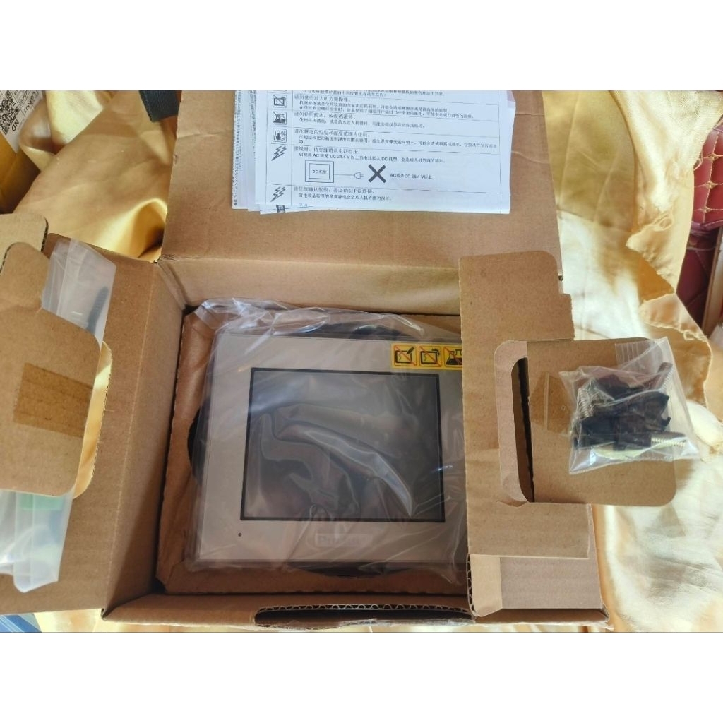 HMI Pro-Face : PFXGP4301TADW Model 5.7" TFT color LCD touch panel