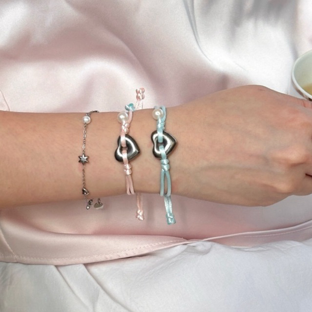 nice try studio - True Heart Silk String Bracelet กำไลเชือกไหมจี้หัวใจ ไข่มุกแท้
