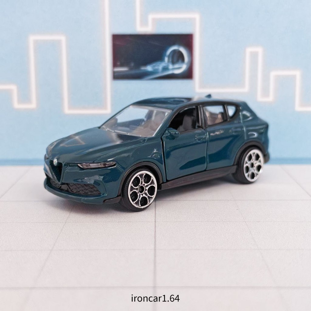 โมเดลรถ majorette alfa romeo tonale สีเขียว