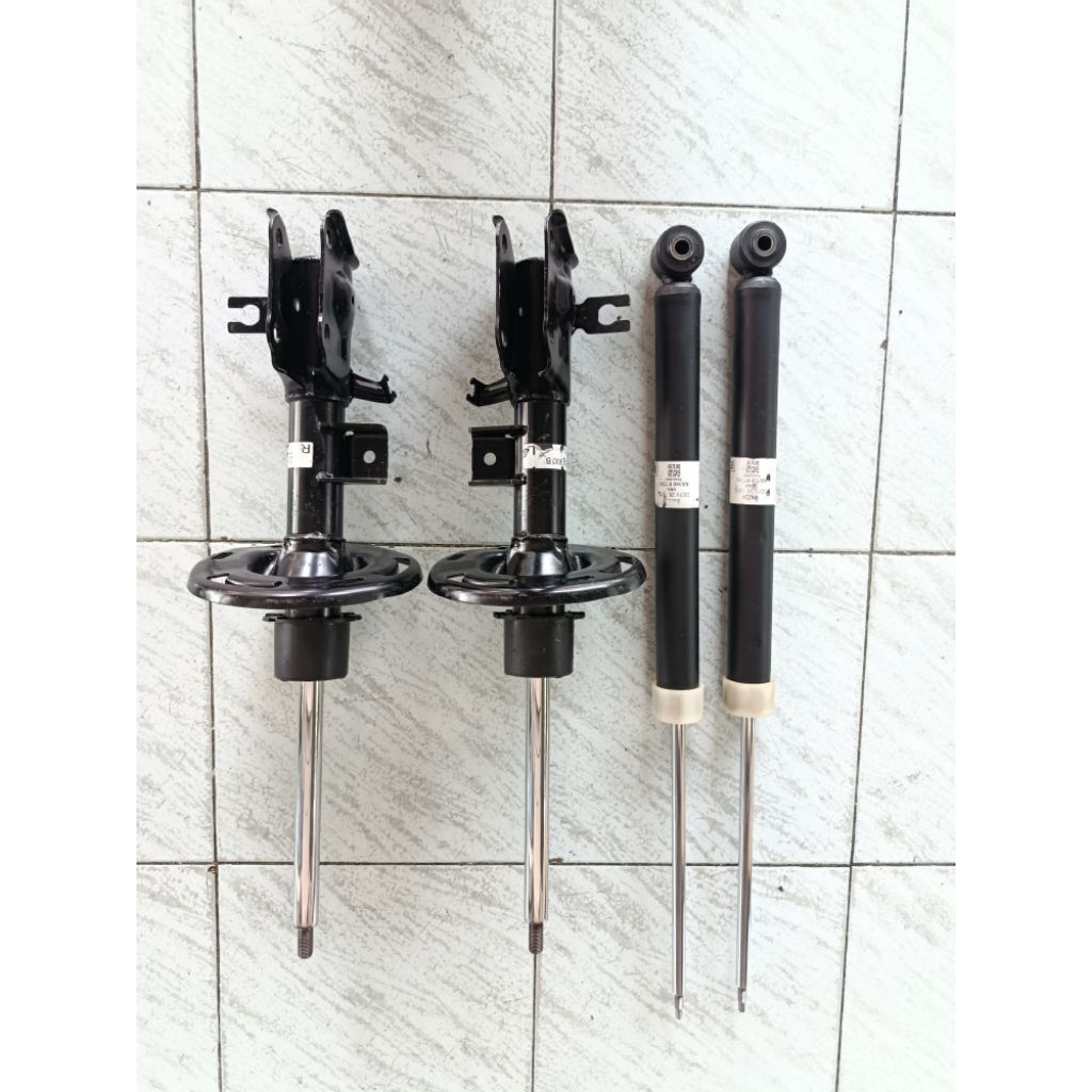 โช๊คMazda Cx3หน้าหลัง 2500 บาท