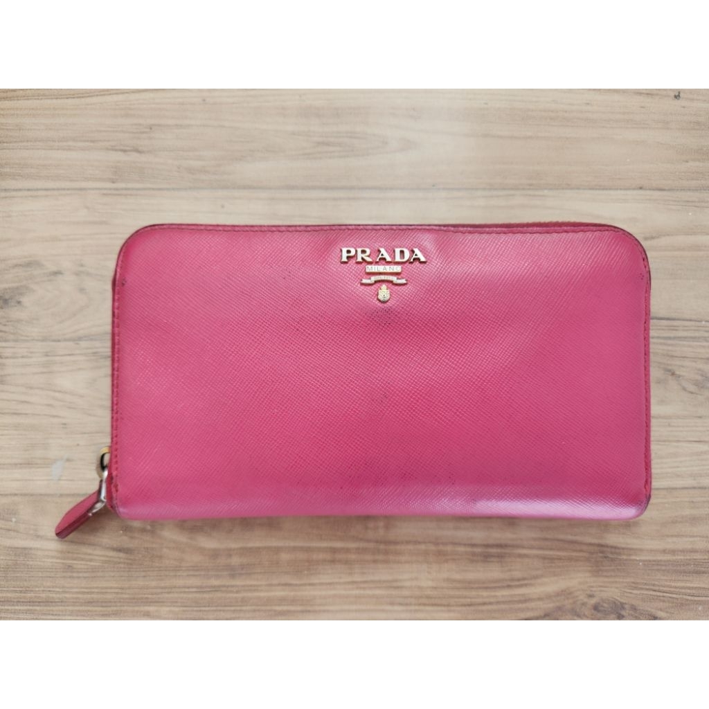 กระเป๋าสตางค์ prada ของแท้