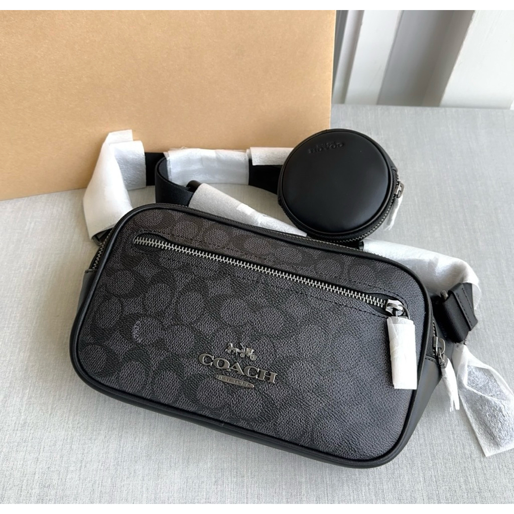 🧡ร้านโค้ดคุ้ม🧡กระเป๋าคาดอก รุ่น Elias Belt Bag In Signature CZ400