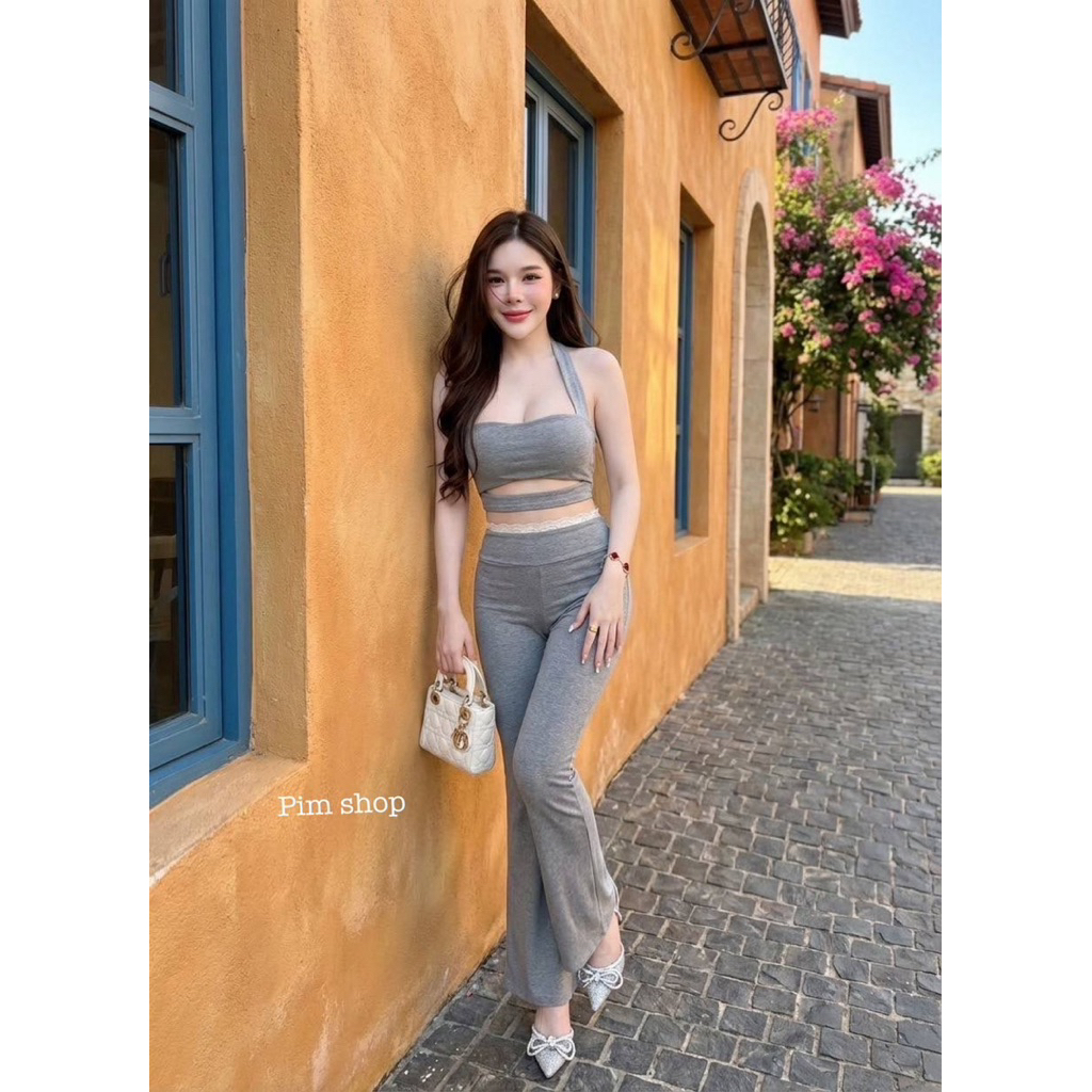 Phapassz - เชต 2 ชิ้น เสื้อทรงคล้องคอ เสริมฟองเป๊ะ มาพร้อมกางเกงขาม้าแต่งขอบลูกไม้เกร๋ ไฮโซ #Ontop