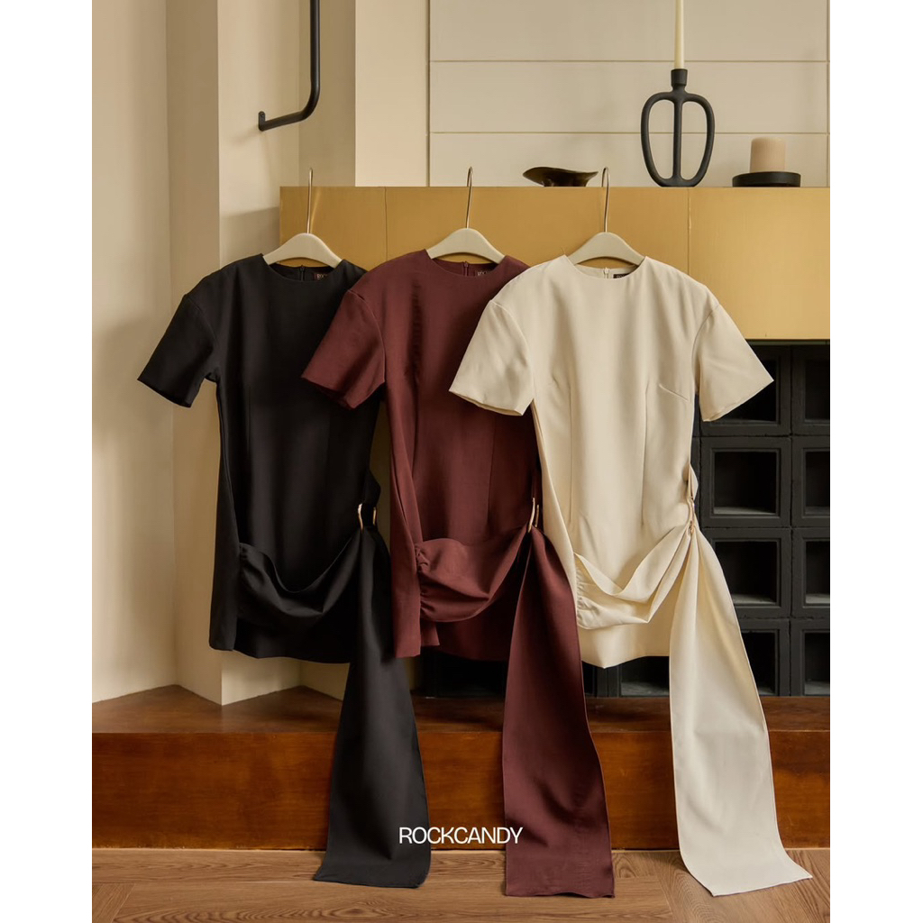 Vena dress รุ่นนี้ต้องยกให้คัดติ้งดีทรงสวย 🖤