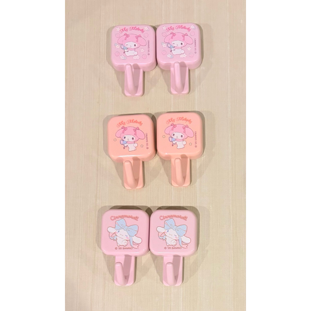 ตะขอแขวนลาย Sanrio (ขายเป็นคู่)ลิขสิทธิ์แท้พร้อมส่ง