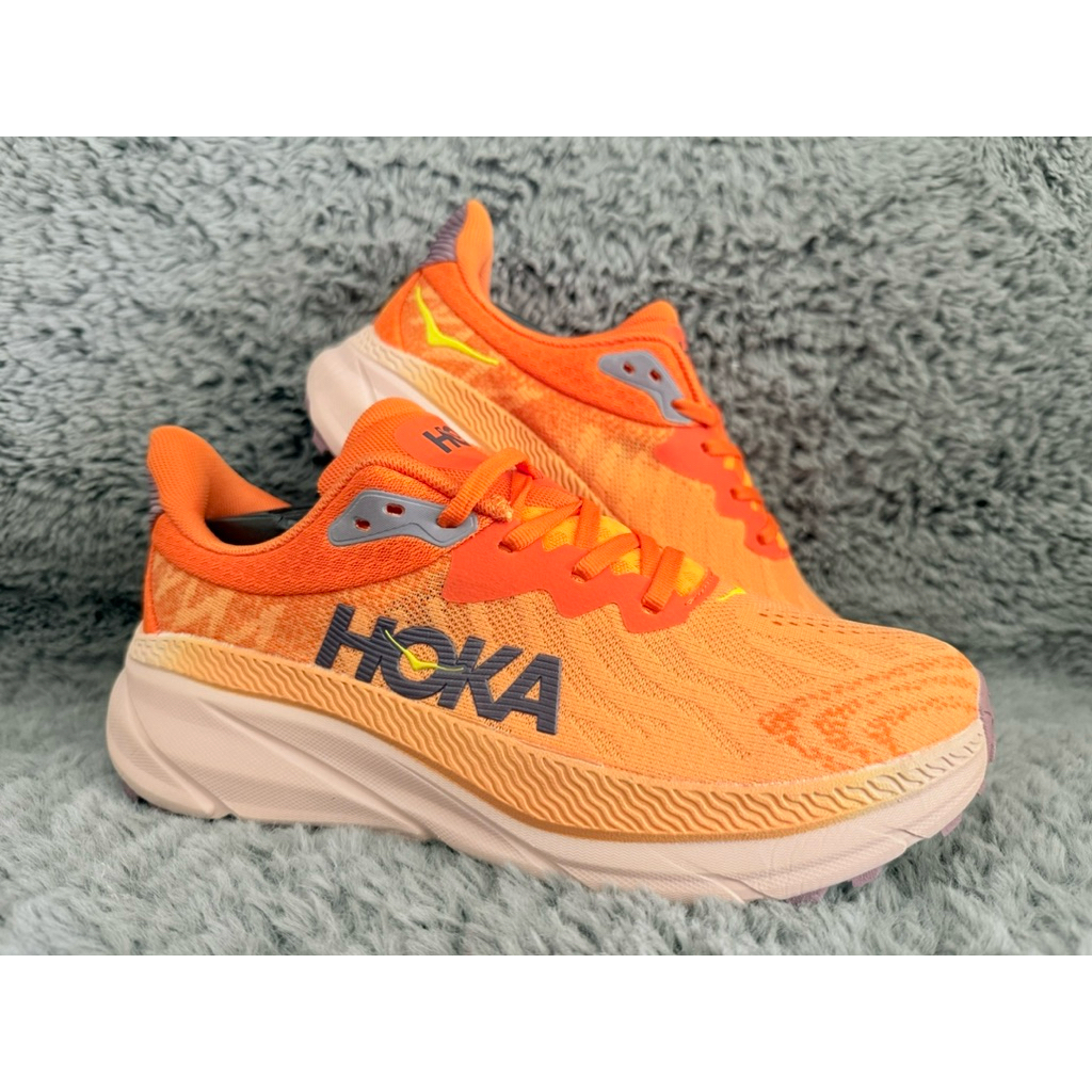 HOKA Size 41.5 ยาว 26 cm (รองเท้ามือสอง)