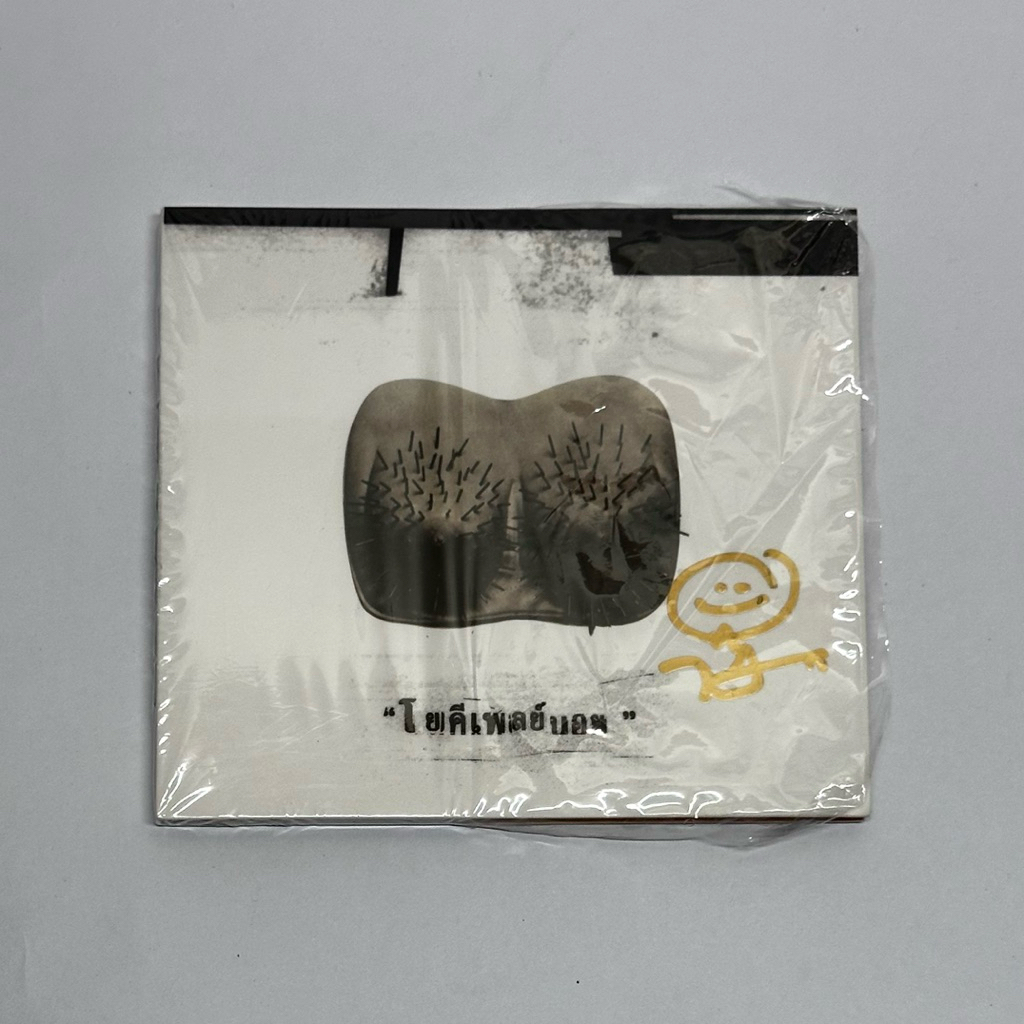 Yokee Playboys โยคีเพลย์บอย อัลบั้มแรก Yokee Playboys ปี2539 (ซีดีมือ1) ✍🏻มีลายเซ็นศิลปิน