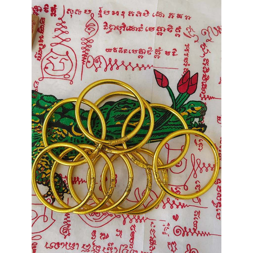 ขายถูก กำไลยางทองคำเปลวหลุด QC ข้อต่อดำเล็กน้อย ใส่เล่นๆ เพิ่มโชค ปลุกเสกแล้ว ฟรีธูปขอหวย มีหลายไซส์M ไซส์L ไซส์XL