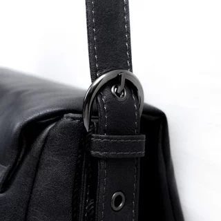 URTHE - กระเป๋าสะพาย รุ่น EMBLEM STRUCTURED FLAP CROSSBODY