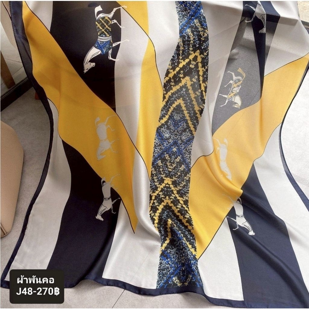 J48 ผ้าพันคอลายม้าสีเหลืองกลมผ้าซาติน