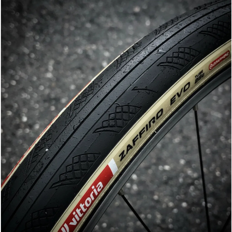 NEW2026 ยางนอกจักรยาน VITTORIA  รุ่น ZAFFIRO EVO V G2 ขนาด 700x23c 25c 28c 30c 32c ขอบพับ มีสีแก้มดำ แก้มครีม