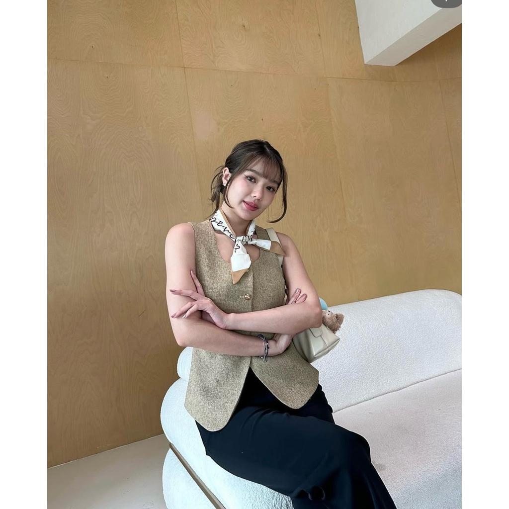 irene vest ; the summernade สี camel Size M