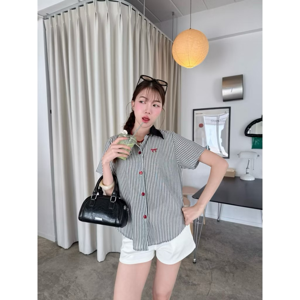 เสื้อคอปกลายทาง สุด minimal งานป้าย Prod 🤍