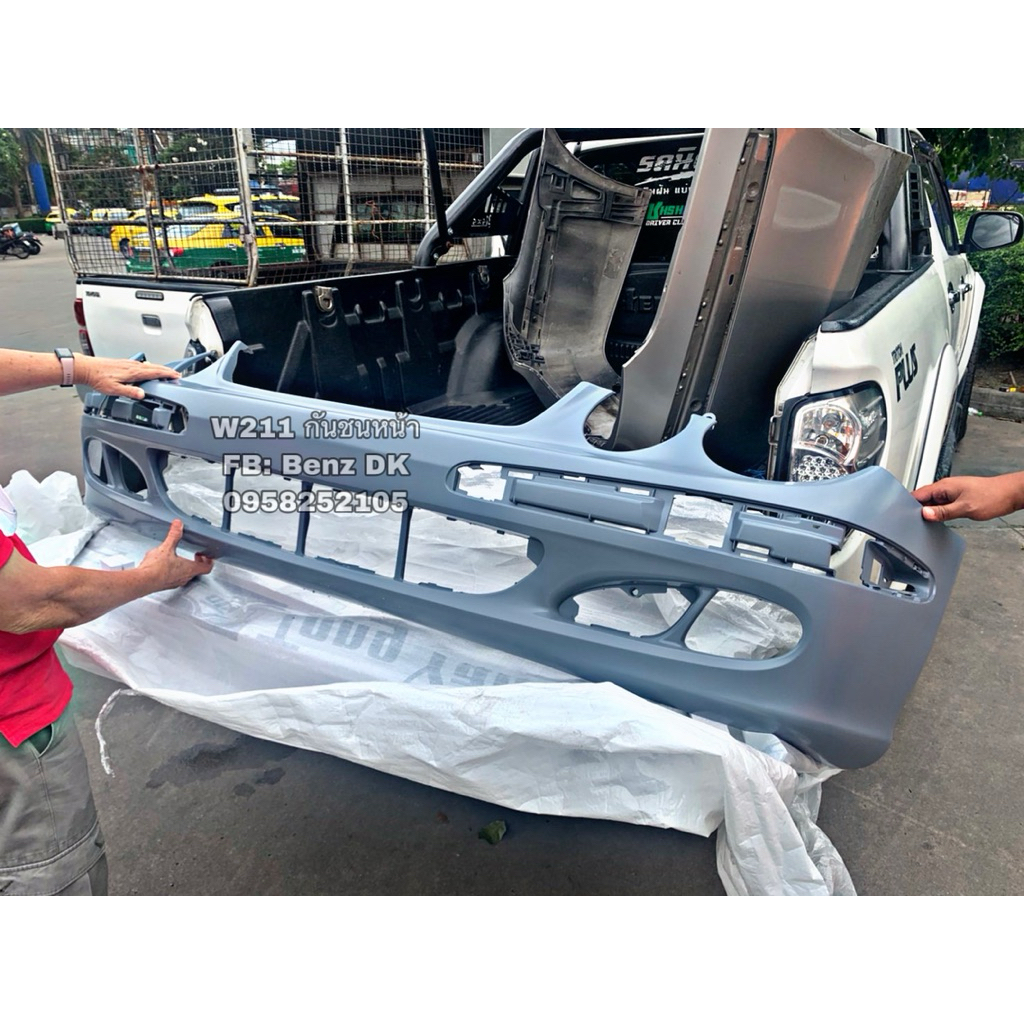 Benz W211 กันชนหน้า รุ่น 4ช่อง