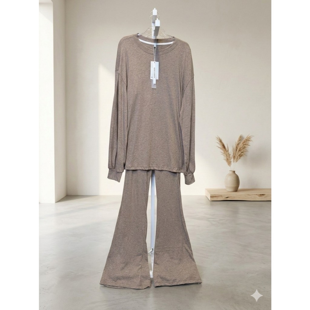 เซตขาม้าเนื้อผ้าUnique(Sparkled Knit)ชุดเซต Oversize เท่ๆ รูปที่ 2