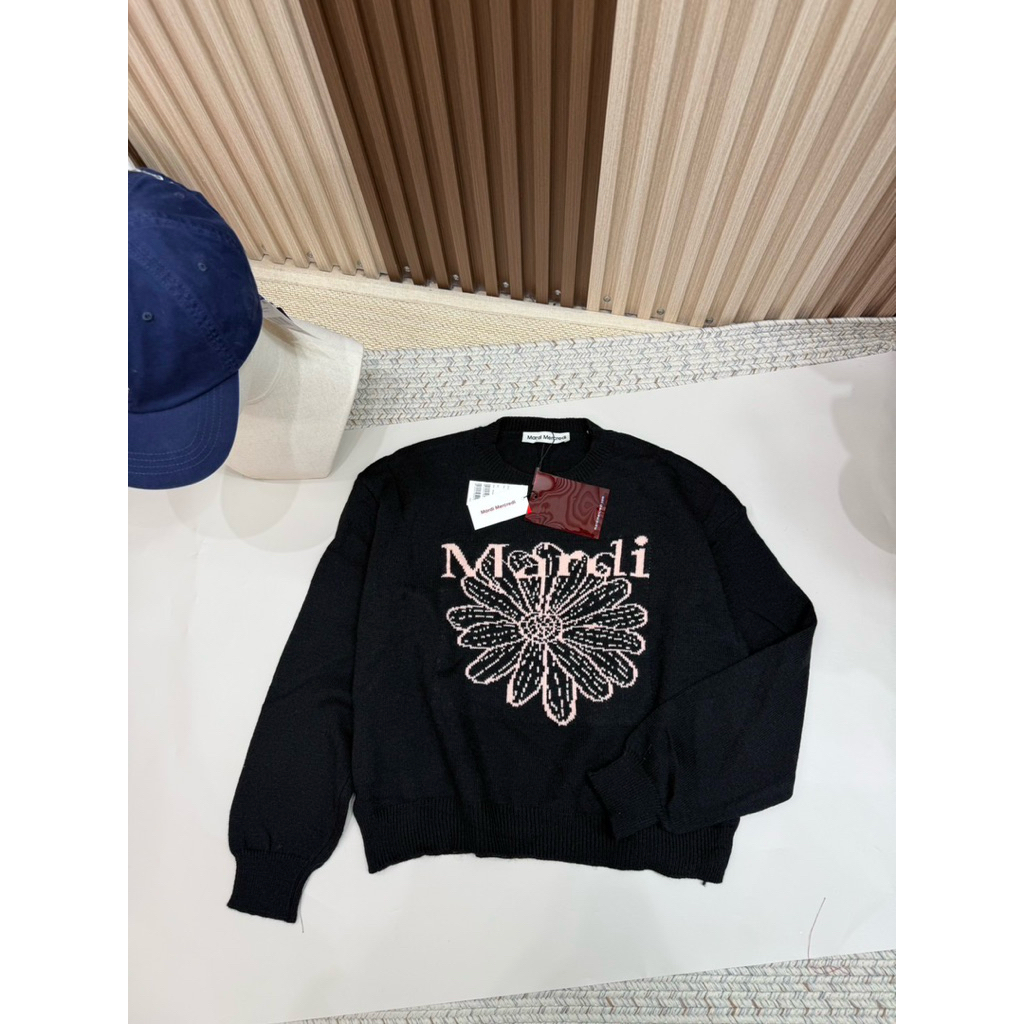 พร้อมส่ง สเวตเตอร์ MARDI MERCREDI CROPPED SWEATSHIRT FLOWERMARDI เสื้อสเวตเตอร์ สเวตเชิ้ตแขนยาว ครอป