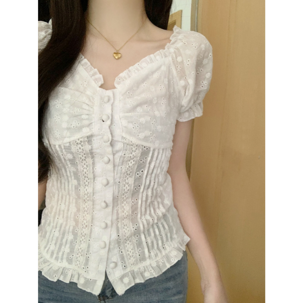 AS SUYU เสื้อเชิ้ตแขนสั้นแขนพองปักลูกไม้สไตล์พระราชวังเกาหลีไหล่เดียว