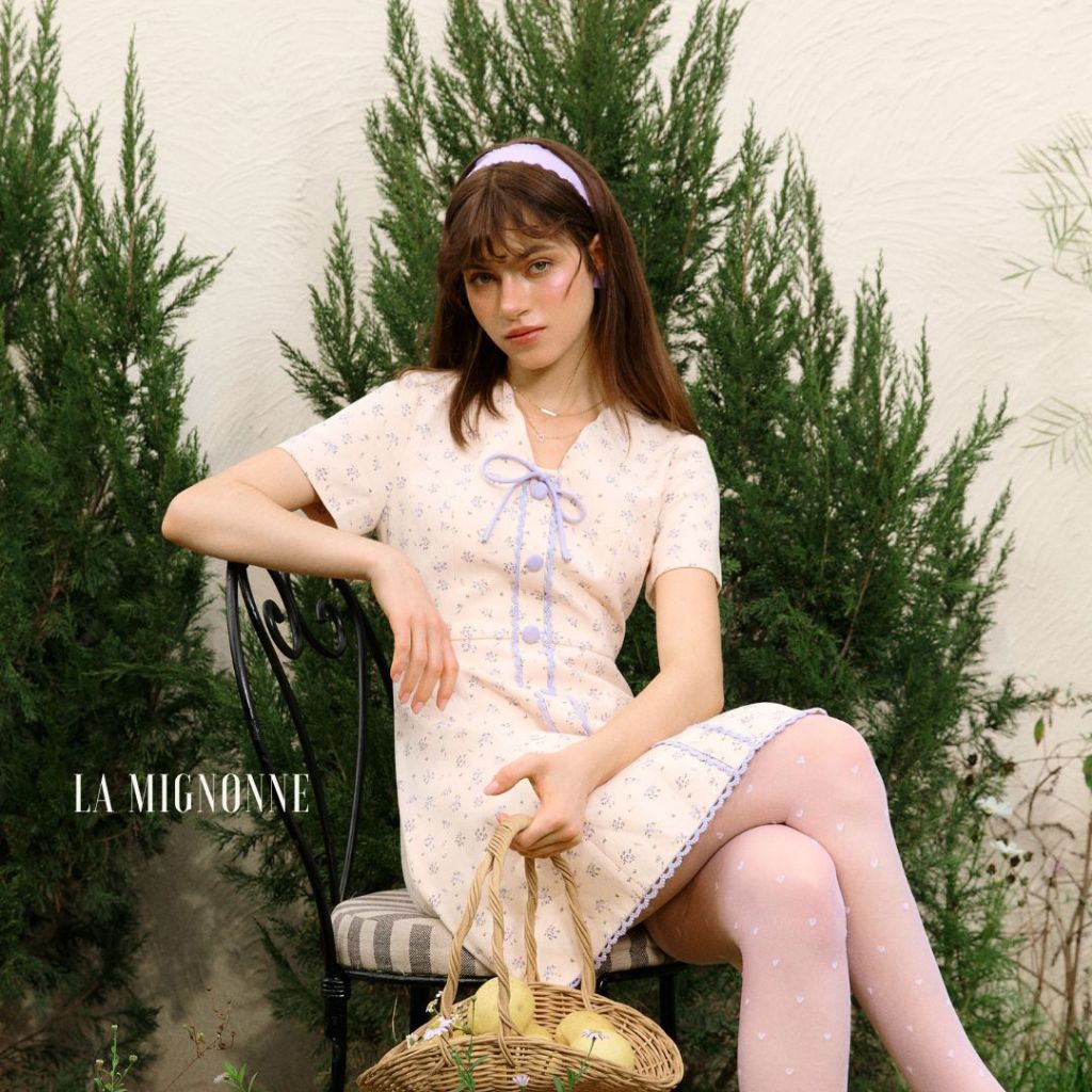 La Mignonne (XS-4XL) Yara Sloan Dress เดรสใส่ทำงาน ดีเทลล์คอปกหยัก ๆ ฟีลก้อนเมฆ ช่วงเอวเข้ารูป เนื้อผ้าใส่สบายไม่แข็งเลย