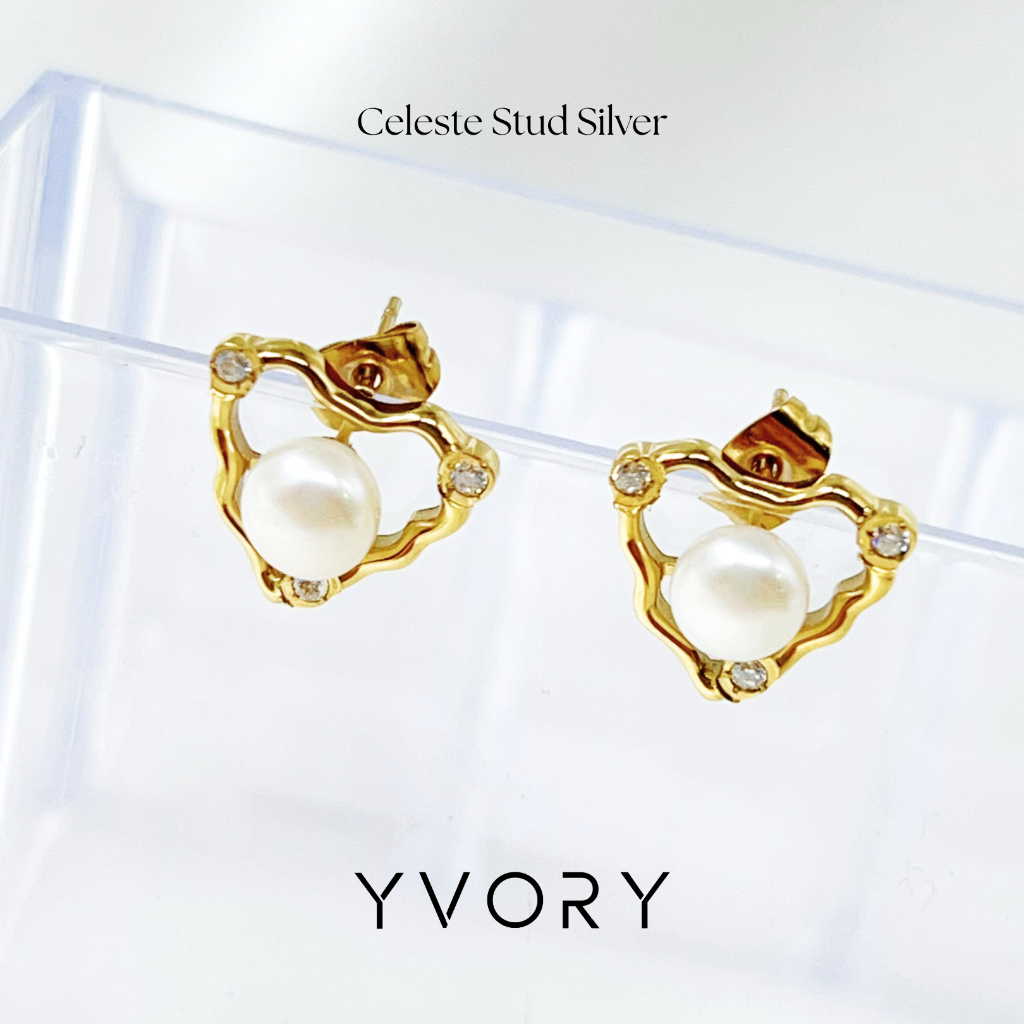 Celeste Stud Silver ต่างหูมุกทรงหัวใจ สีทอง G39