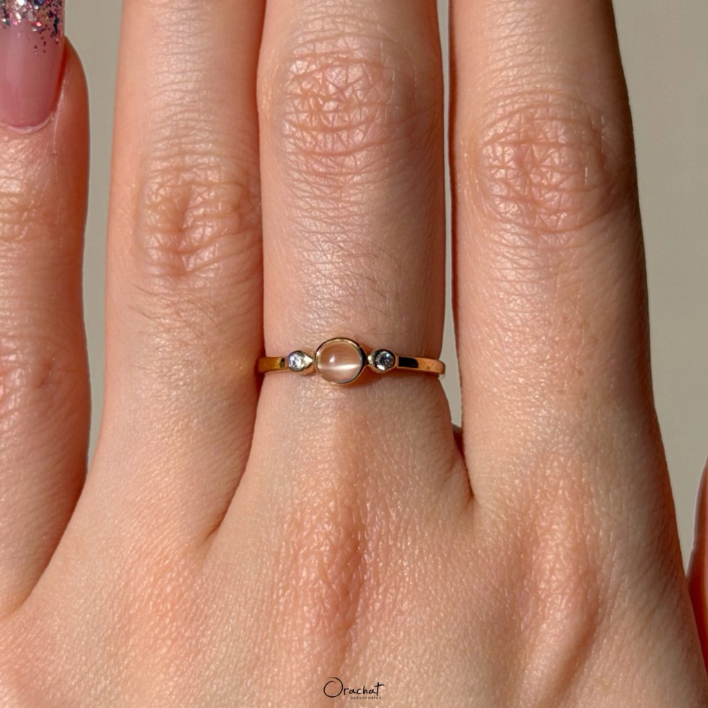 Orachat | Moonstone 100 H&A ring. (แหวนตัวเรือนเงินแท้ 92.5 / หากใส่ไม่พอดีเปลี่ยนขนาดฟรี 1 ครั้ง)