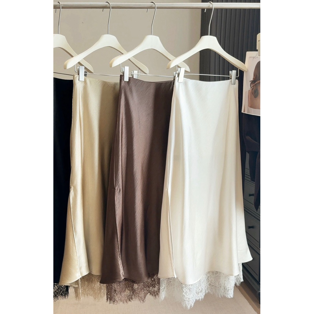 พร้อมส่ง เบจ และครีม #bjSatinLaceSkirt260319