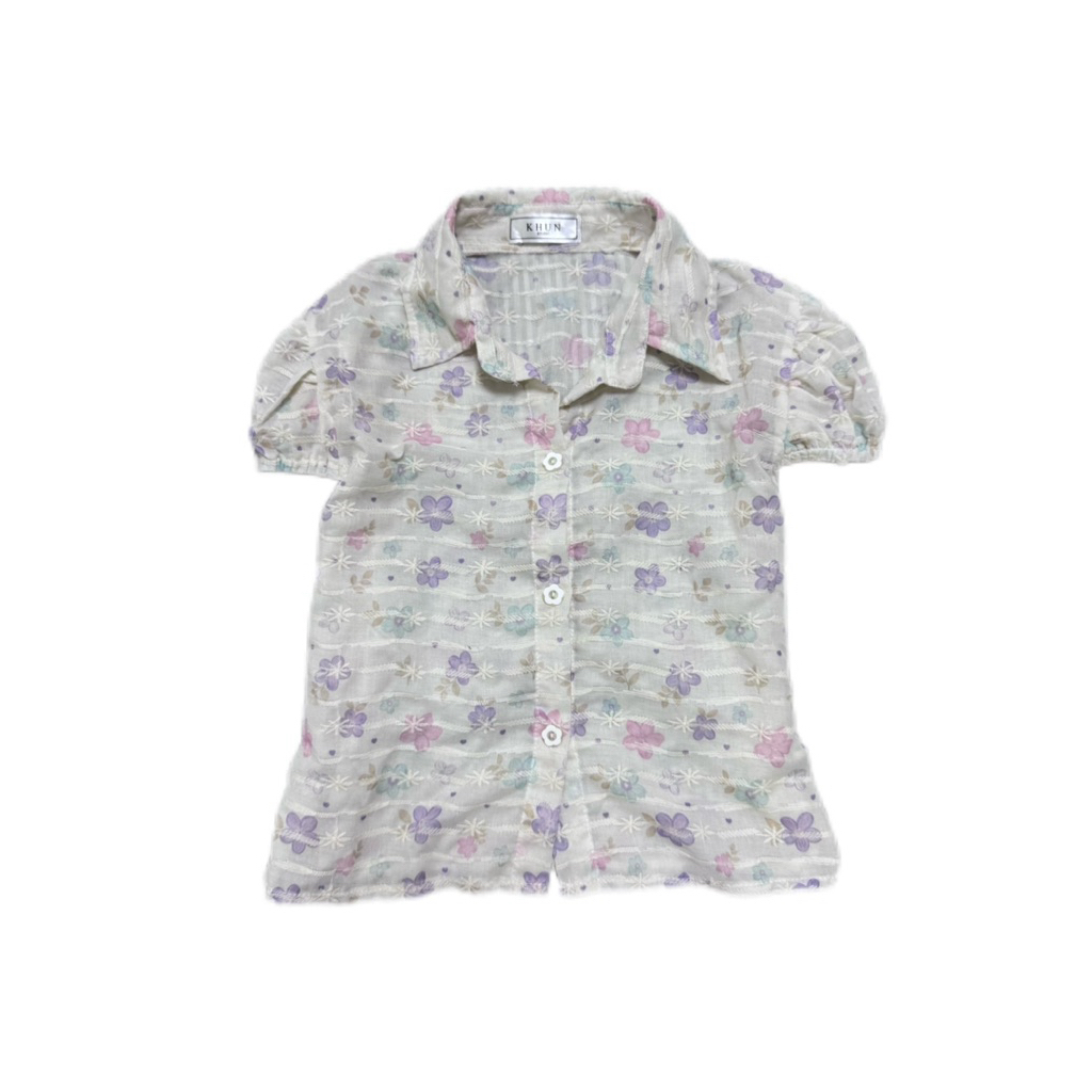 เสื้อแขนตุ๊กลายดอกของ KHUN Studio