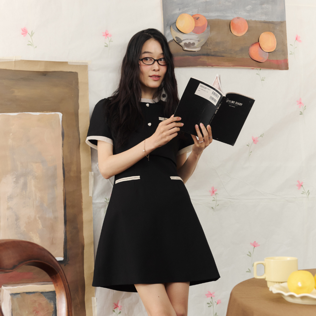 La Mignonne (XS-5XL) Beverly Dina Dress เดรสใส่ทำงาน มาพร้อมดีเทลล์แต่งกระเป๋าผ้าทวิต กกระดุมมุกหัวใจ งานซิปหลัง มีซับใน
