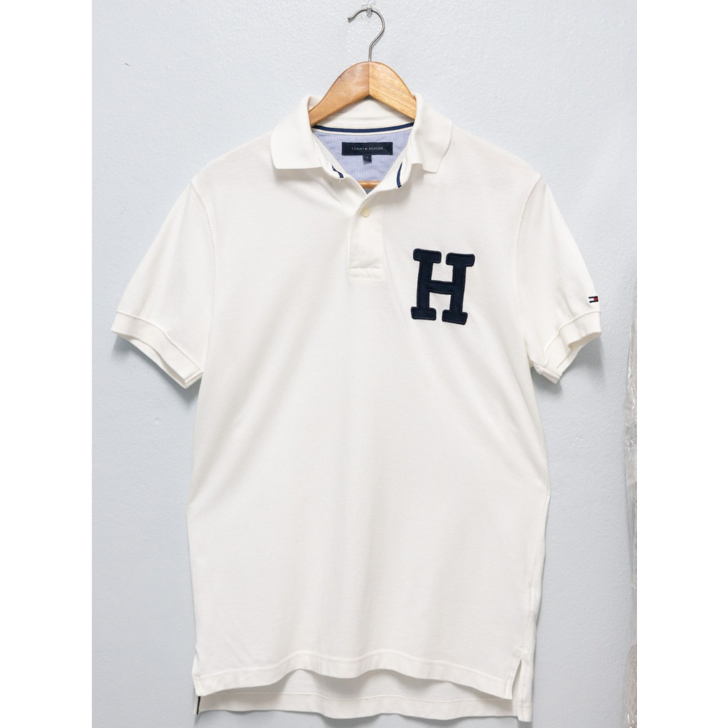 เสื้อโปโล Tommy Hilfiger "H" Patch Logo - สีขาว