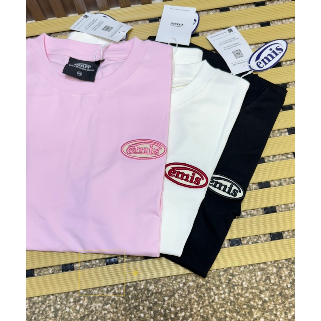 K001 เสื้อยืด Emis งานปักโลโก้ ผ้านิ่มใส่สบาย สินค้านำเข้า