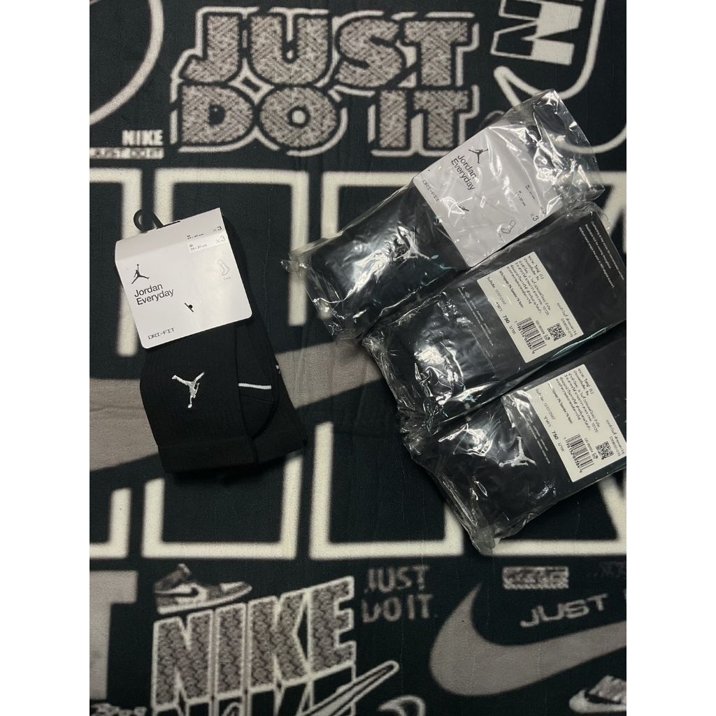 ถุงเท้า Nike Unisex Jordan Everyday Cush Poly Crew 3 Pairs Socks - Black สีดำ ข้อยาว มือ 1 ป้ายไทย แ