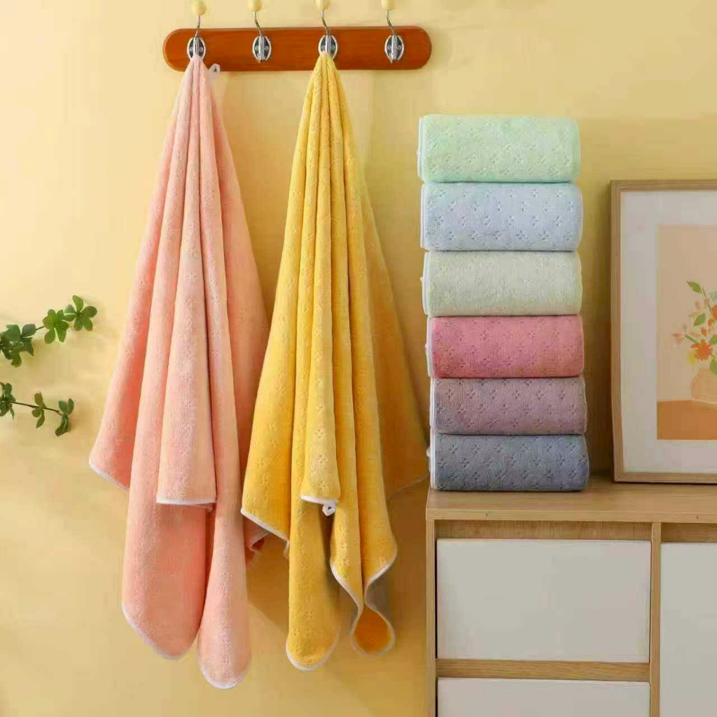 ผ้าเช็ดตัว ขนแกะ รุ่นหนาพิเศษ ลายสีทูโทน ขนาด70*140ซม. ผ้านุ่ม เย็บขอบอย่างดี มีหลายสีให้เลือก