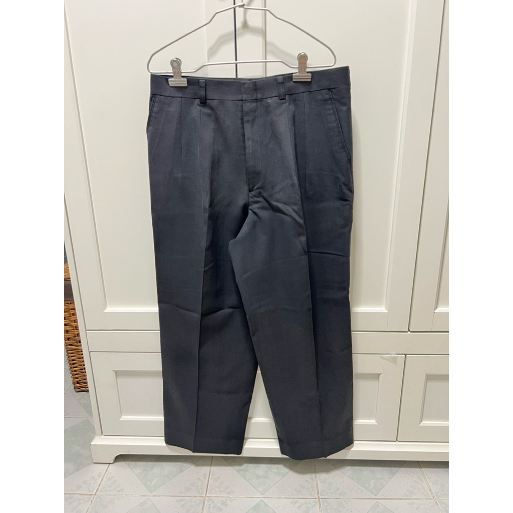 GQ กางเกงสเเล็คผู้ชาย ขาตรง เอว 35 (ความยาวขาตัดออกเหลือ 38 นิ้ว)