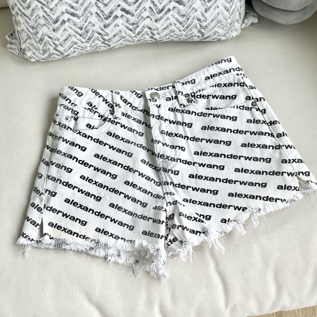 ALEXANDER WANG - กางเกงขาสั้น สีขาว ลายโลโก้ เอว 27“