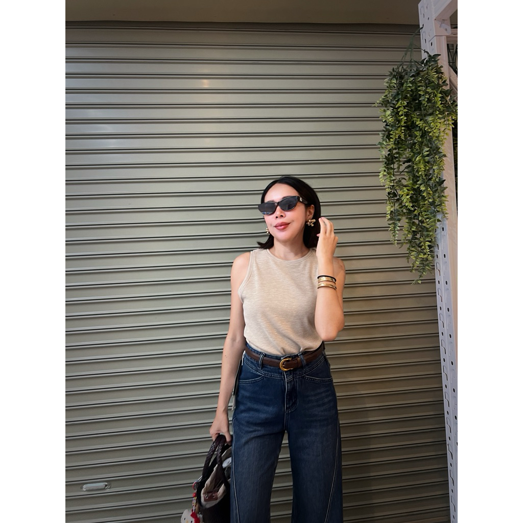 T02 - เสื้อกล้ามสีน้ำตาล