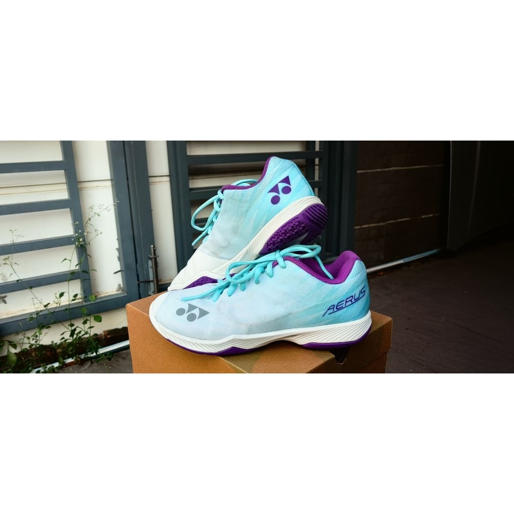 YONEX POWER CUSHION AERUS Z WOMEN