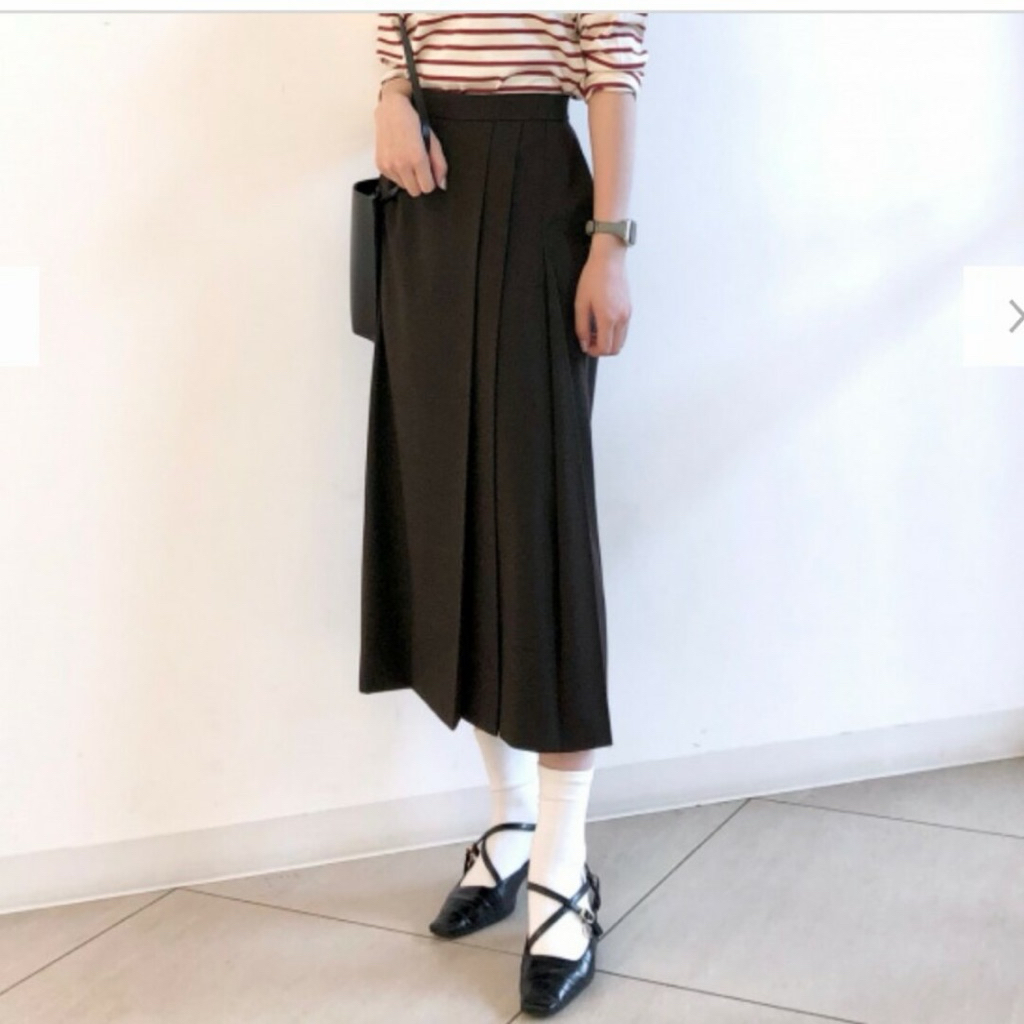 SK123 กระโปรงป้ายจับจีบ UNIQLO สีโกโก้ ไซส์ S-L ทรงสวยผ้าดี ใส่ได้หลายโอกาส