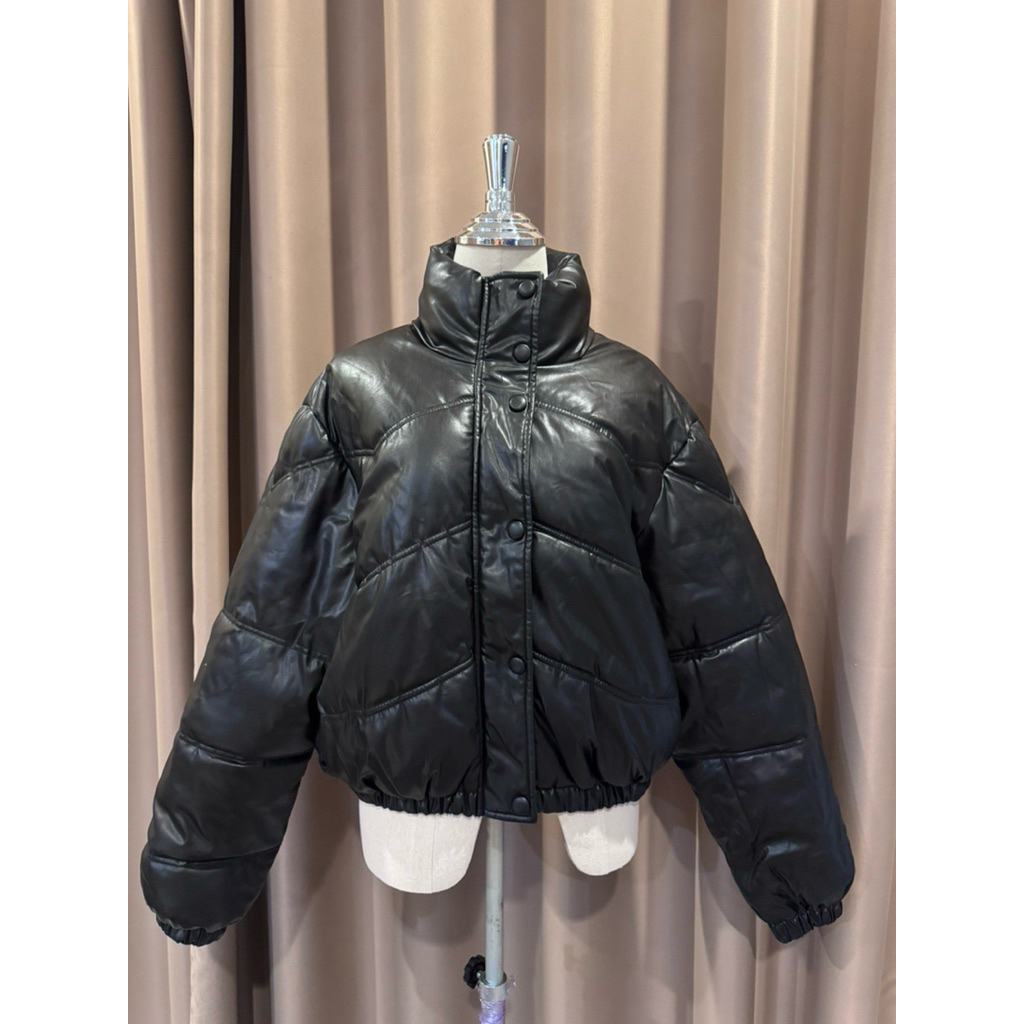 มือ2  ZARAเสื้อนวมหนังPU สีดำ