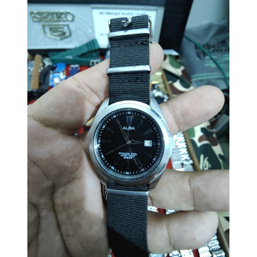 นาฬิกามือสอง alba quartz