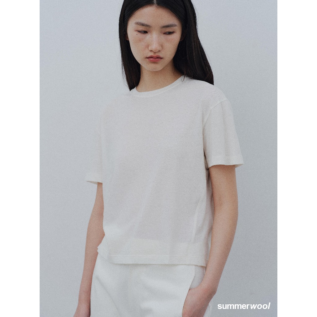 SUMMERWOOL – Maru tee: Boxy Fit T-Shirt in Off-white เสื้อยืดผ้าคอตตอน100%  สีขาวออฟไวท์สวมใส่สบาย ระบายอากาศได้ดี