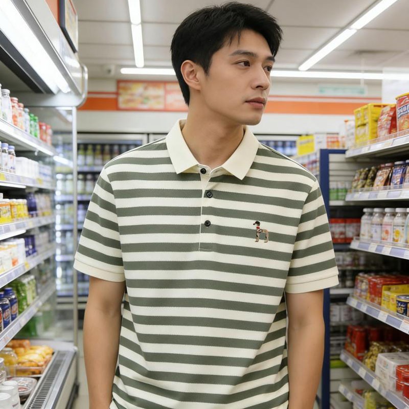 เสื้อโปโลผู้ชาย ลายทางรูปสุนัขลูกหมา สไตล์สตรีทคลาสสิก