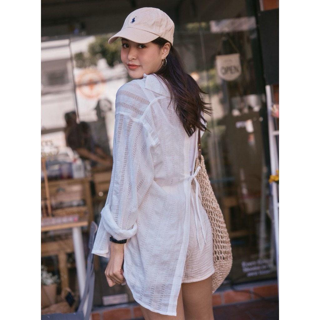 Use like new Talon รุ่น Love เสื้อคลุมแหวกหลังสีขาว