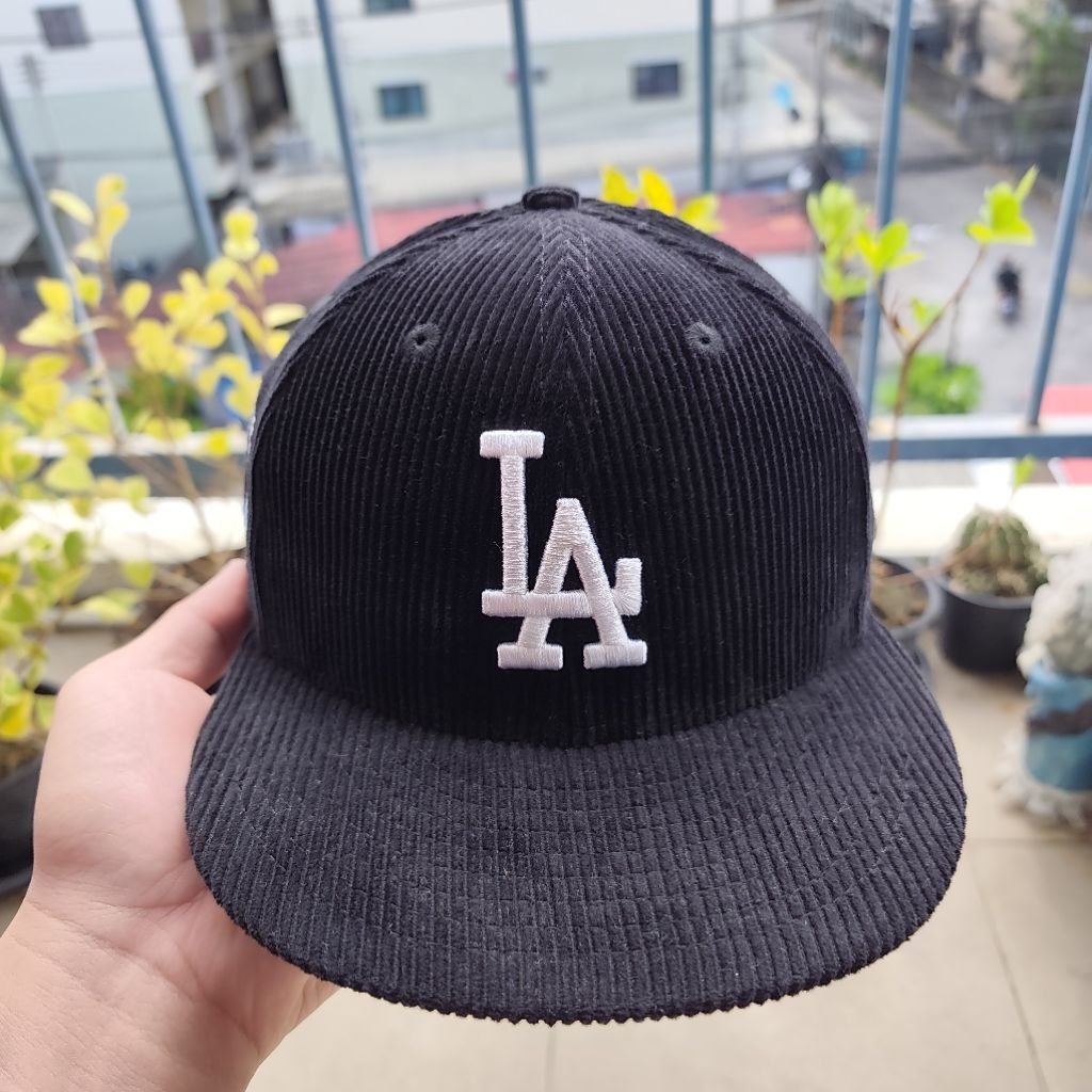 หมวก New Era MLB Los Angeles Dodgers Corduroy "7x World Series" 59FIFTY Low Profile 7 3/8 (58.7 cm.)