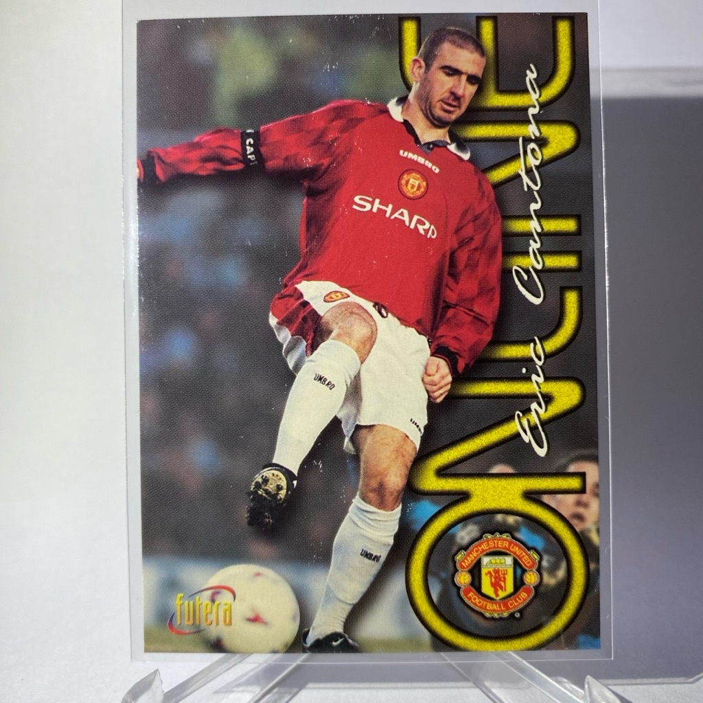 การ์ดนักฟุตบอล ERIC CANTONA, MANCHESTER UNITED, FUTERA 1997, (ตำหนิผิวการ์ดจุดขาว ด้านหน้า-หลัง)