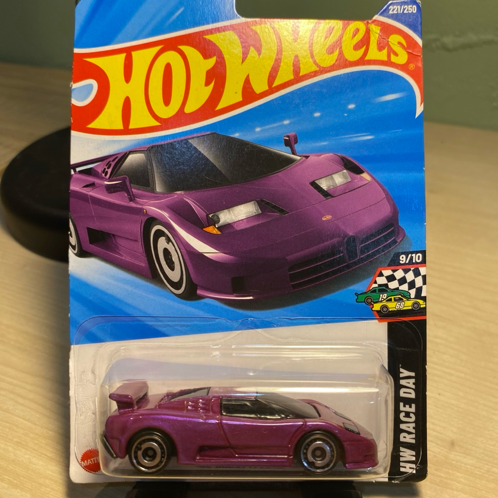 Hot wheels ‘94 Bugatti EB110 SS (Purple)