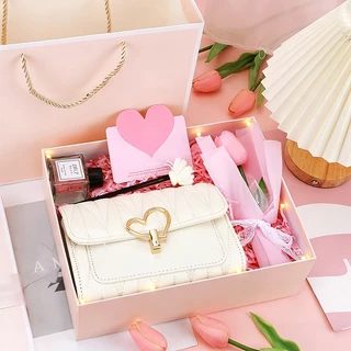 Birthday Gift กระเป๋าลายหัวใจของขวัญแฟน,กระเป๋าโซ่ตารางหรูหรา,กระเป๋าสะพายข้างใบเล็ก ฤดูร้อน,รุ่นกล่องของขวัญล็อค