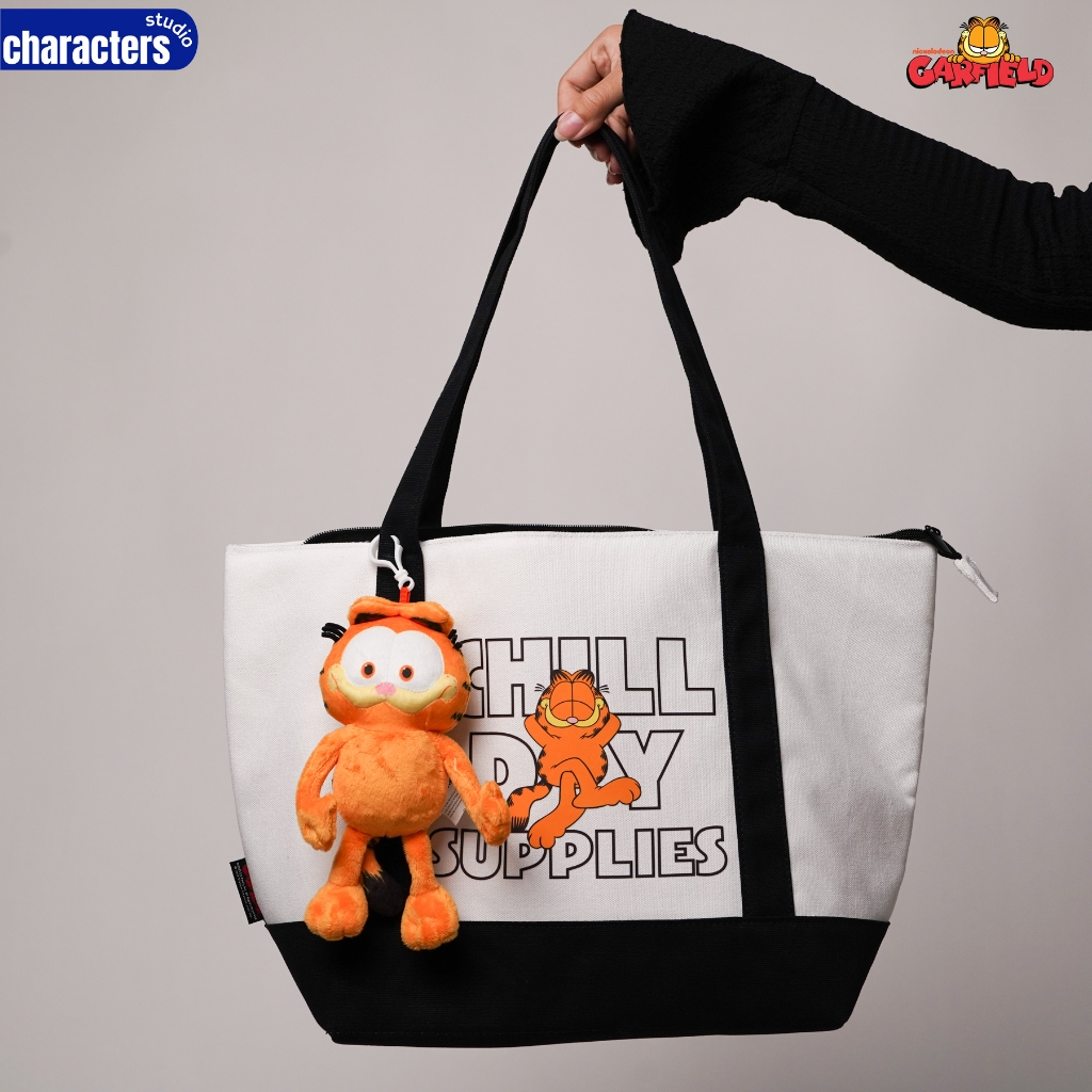 [NEW] Garfield Bag - กระเป๋าผ้าแคนวาส ลายการ์ฟิลด์นั่งชิลล์เท่ๆ ใส่ของได้เยอะ มีซิปปิดด้านบน สินค้าลิขสิทธ์แท้100%