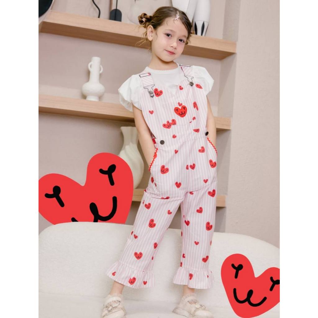 TW Baby - ชุดเอี๊ยม เด็กผู้หญิง ลายหัวใจสีแดง